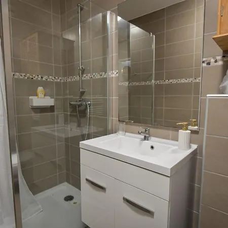 Xena - With Terrace Aspretto - By Tgb Apartment *