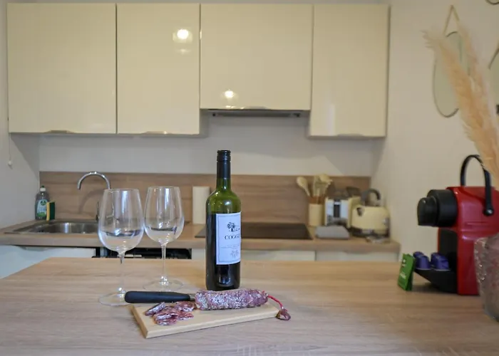 Xena - With Terrace Aspretto - By Tgb Apartment *